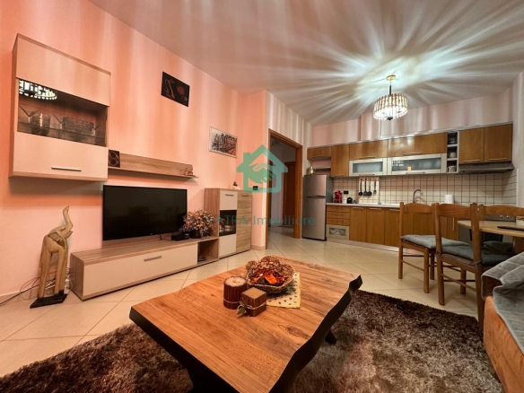 Apartament Me Qira në Pazarin e Ri, Tiranë
