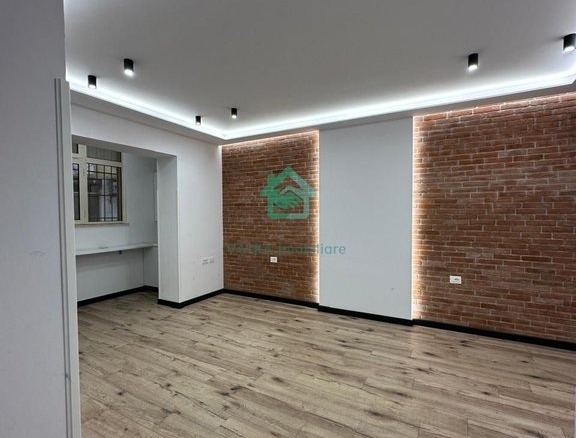 Apartament Për Shitje në Gjimnazi Petro Nini Luarasi, Tiranë