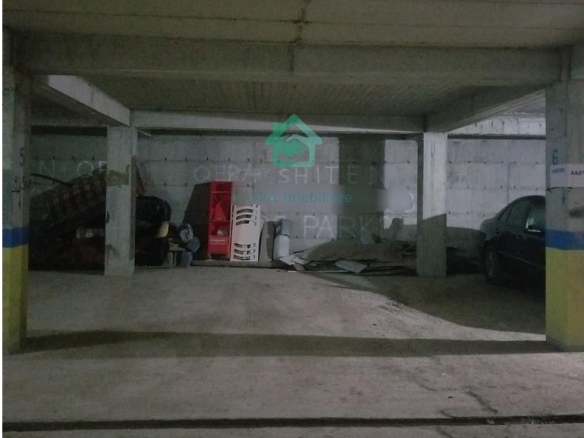 Shiten 33 poste parkimi në Astir, Tiranë – 1000 m²
