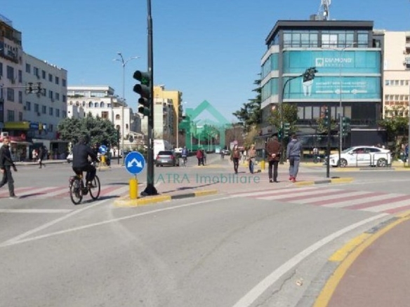 Apartament për Shitje në 21 Dhjetori, Tiranë