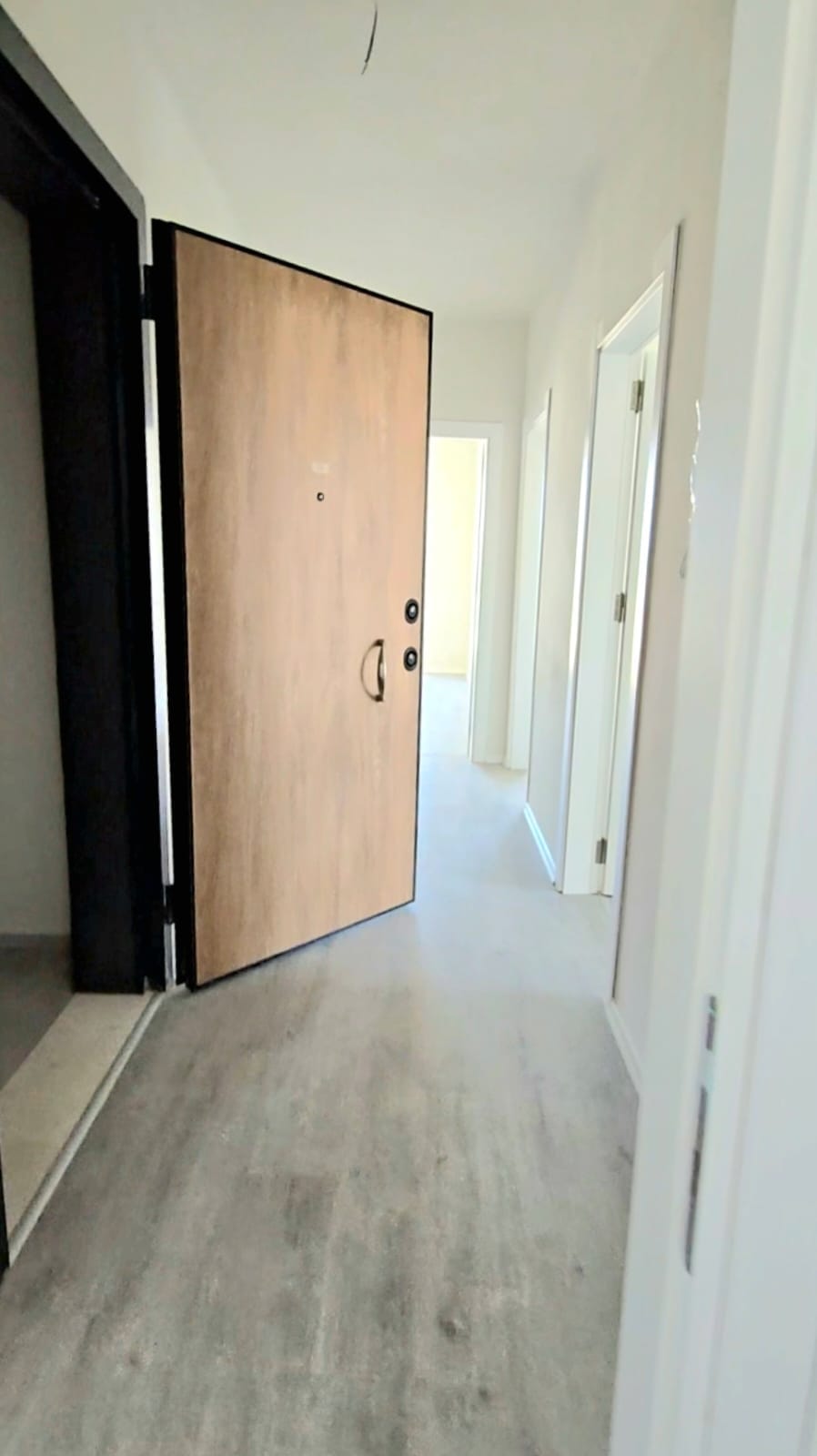WhatsApp Image 2026-03-31 at 12.48.51 (1) Apartament 120 metra katrore me qera
